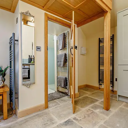 Semesterbostad 1 Bed In Danby 86298 *