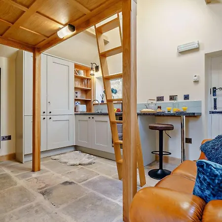 1 Bed In Whitby Oc-86298 *